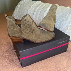 Brand New! Vince Camuto ankle boots